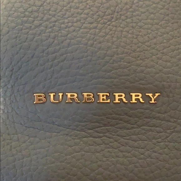 ❌SOLD❌New Burberry Storm Grey Leather Medium Tote - Picture 5 of 6